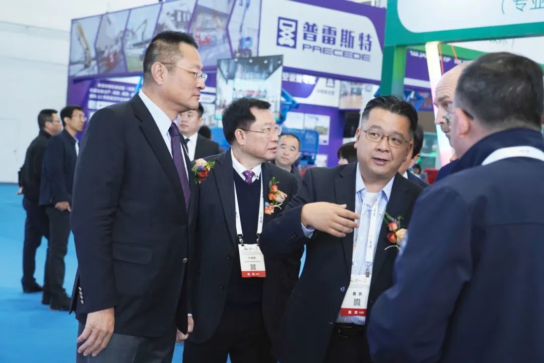 智驾赋能文旅·绿色领航未来 | 宇通观光车闪耀第41届CAAPA博览会