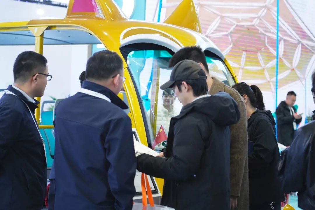 智驾赋能文旅·绿色领航未来 | 宇通观光车闪耀第41届CAAPA博览会